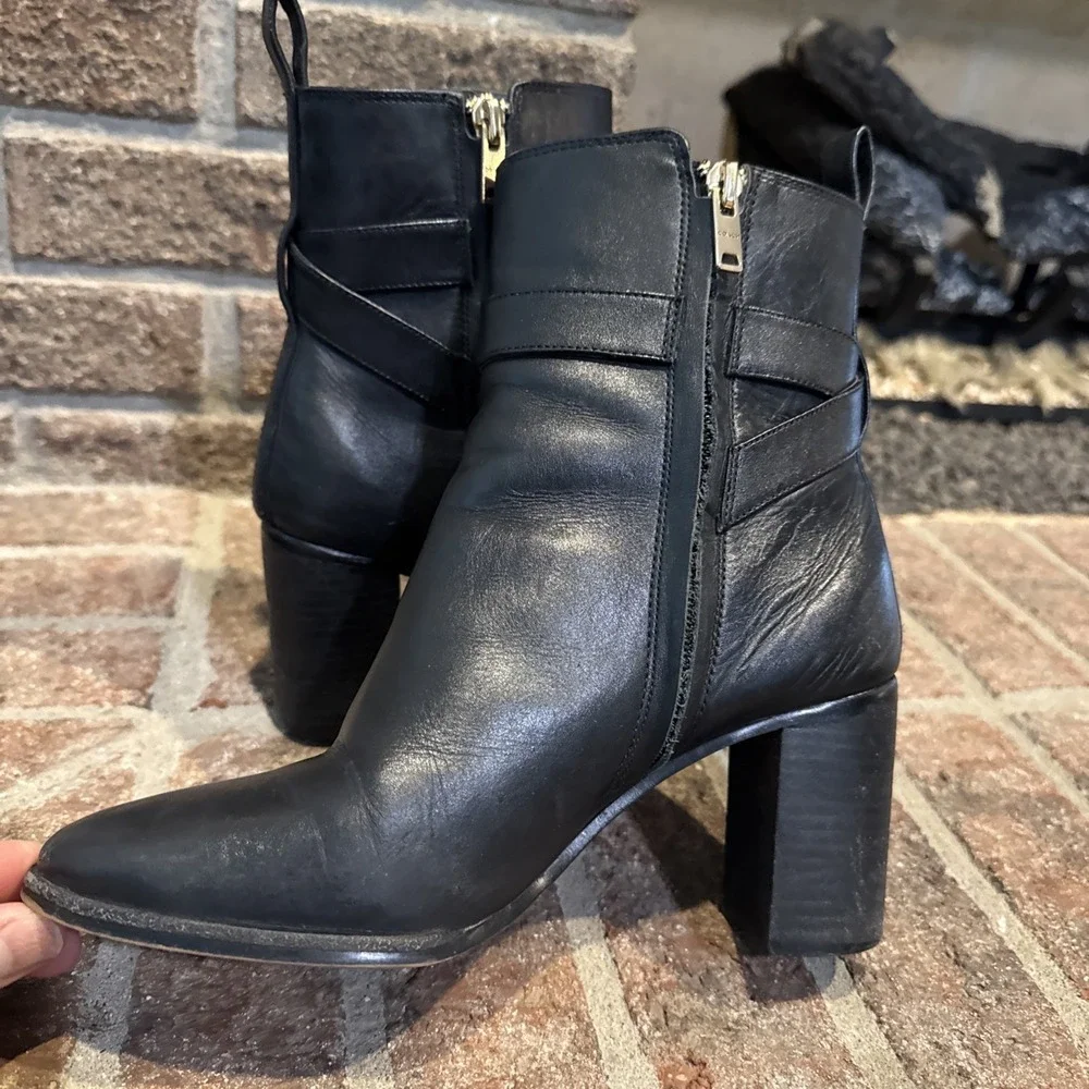 Coach Olivia Black Leather Bootie Block Heel Women's‎ Size 6.5B